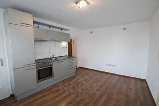 35A1B9FC-FF93-428C-A771-36A5032A7A2C