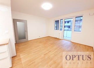 207-living-roomc.jpg