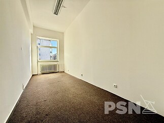 Kanceláře s možností parkování