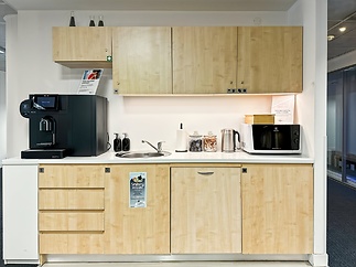 Regus_Prague, Zlaty Andel_Czech Republic_Centre 1791_Refresh area