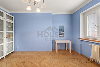 DEC128A7-755B-4BDE-858B-442241454FAF