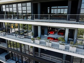 Komerční prostory s terasou o celkové ploše 95,8 m² ve 3. podlaží budovy