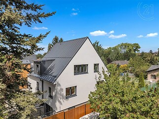 Za Nadýmačem 861, Uhříněves