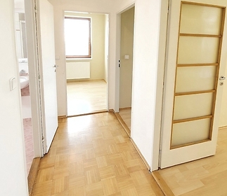 hallway-1st-floor.jpg