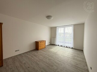 Ložnice se vstupem na terasu