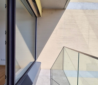 balconyb.jpg