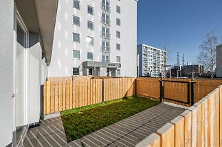 Rozsáhlý nebytový prostor se zázemím, zahradou a terasou v klidné části Chodova