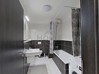 Koupelna s vanou a WC