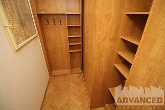 Walk-in closet