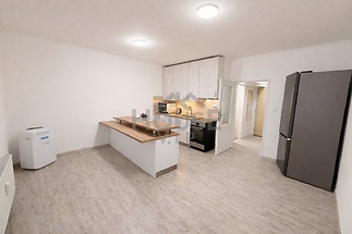 6B78B813-A3EB-4B87-882E-6E9E023DC14A