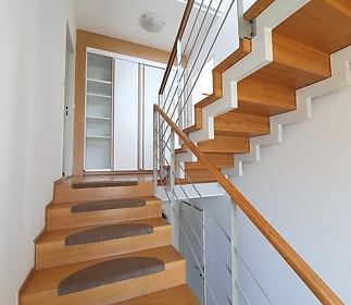 staircasea.jpg