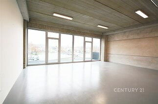 Kancelář 53 m2 okno