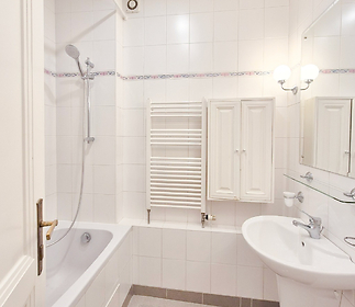 bathrooma.jpg