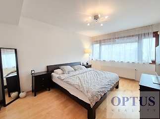 bedroom1a.jpg