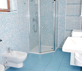 bathroom3.jpg