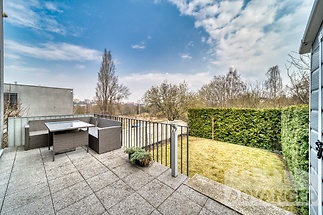 terasa se zahrádkou