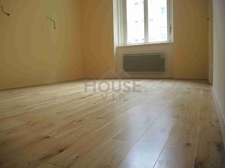 Podlaha ložnice z masivu