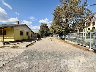 Uzavřený komerční areál k pronájmu