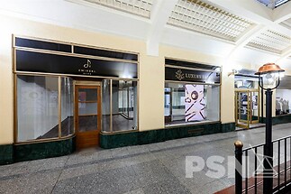 Obchodní prostory v pasáži v domě U Nováků