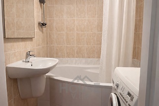 29415A25-F3C4-4E03-A412-2FAC64962302