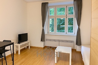 B532CCF5-C832-466D-B1ED-86B1CD8126E6