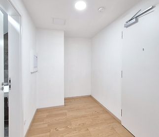 entrance-hallb.jpg