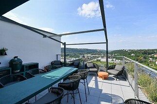 Komerční prostory s terasou o celkové ploše 95,8 m² ve 3. podlaží budovy