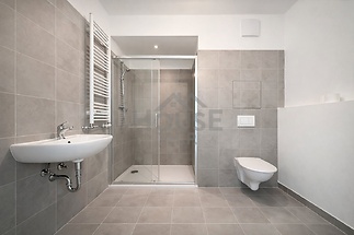 5E4106EF-EC04-4824-898C-B984A5A2F336