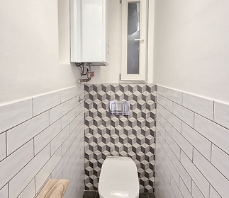 bathroom-toilet.jpg