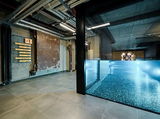 Komerční prostory s terasou o celkové ploše 95,8 m² ve 3