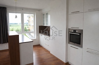 EC9D8985-F5A6-4CA4-A66F-4243C8984F34