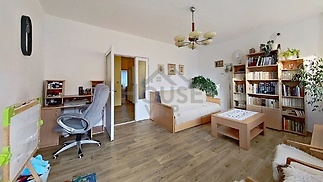 U3DZ3tR7xxg-Living_Room