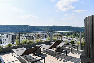 Komerční prostory s terasou o celkové ploše 95,8 m² ve 3