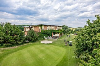 Nedaleký golfový areál Botanika