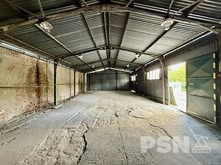 Uzavřený komerční areál k pronájmu