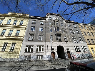 Dům