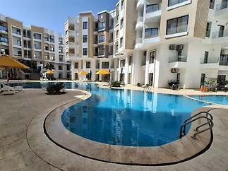 Apartmánový komplex s bazénem