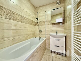 Pronájem nebytového prostoru 93,7 m2