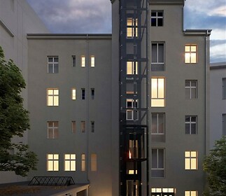 Vnitroblok domu s výtahem v budoucím stavu
