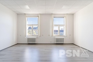 Kanceláře nedaleko centra a vlakového nádraží