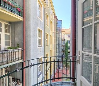 balcony.jpg