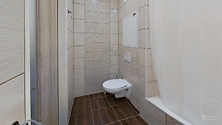 vMQXxNQmxGM-Bathroom