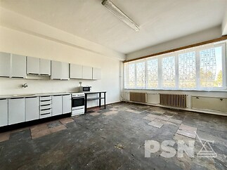 Kanceláře s možností parkování