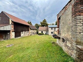 dvůr