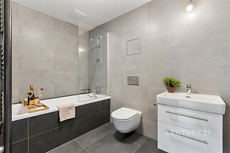 Koupelna spojená s hlavní ložnicí