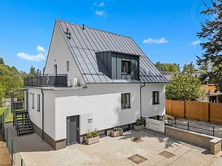 Za Nadýmačem 861, Uhříněves