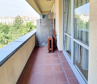 balconyb.jpg
