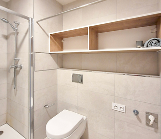 bathroomc.jpg