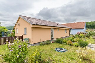 Dům a předzahrádka SZ