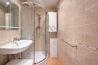 DE82A115-66E8-4C0B-BE9A-BDDB4F58AEBF